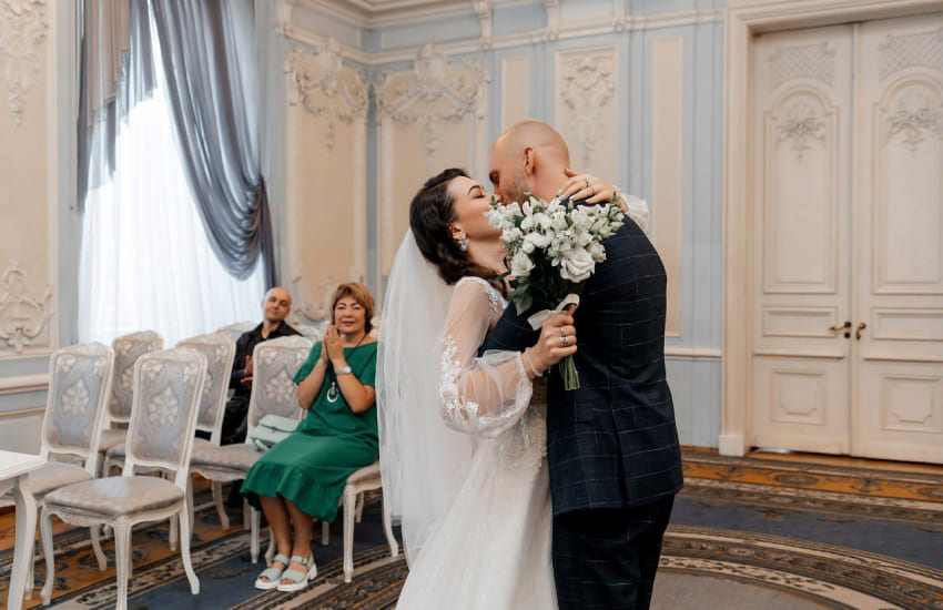 Свадебные истории: летняя свадьба в Санкт-Петербурге