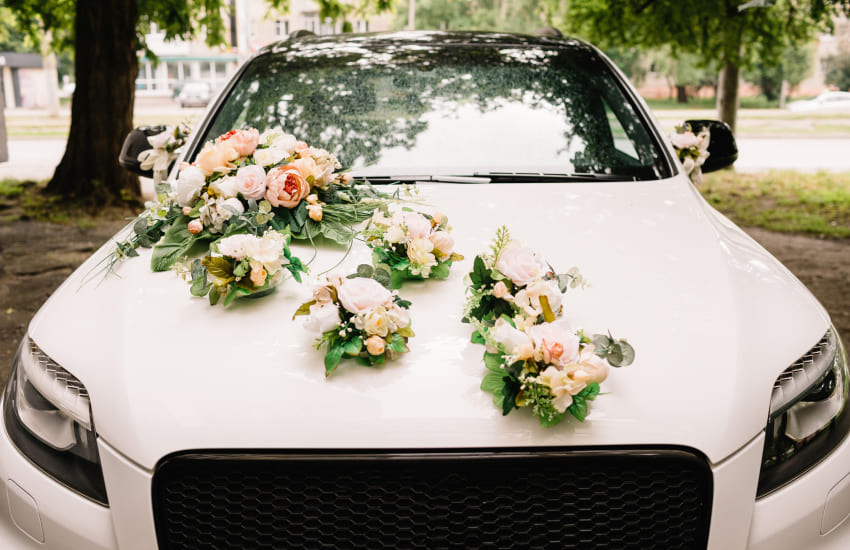 свадебная машина, цветы, украшение машины