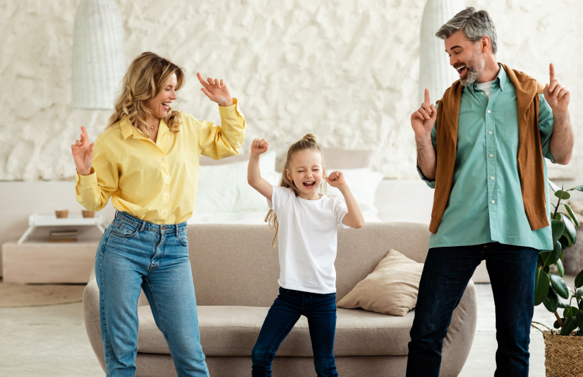 семейная пара, праздник, подарки