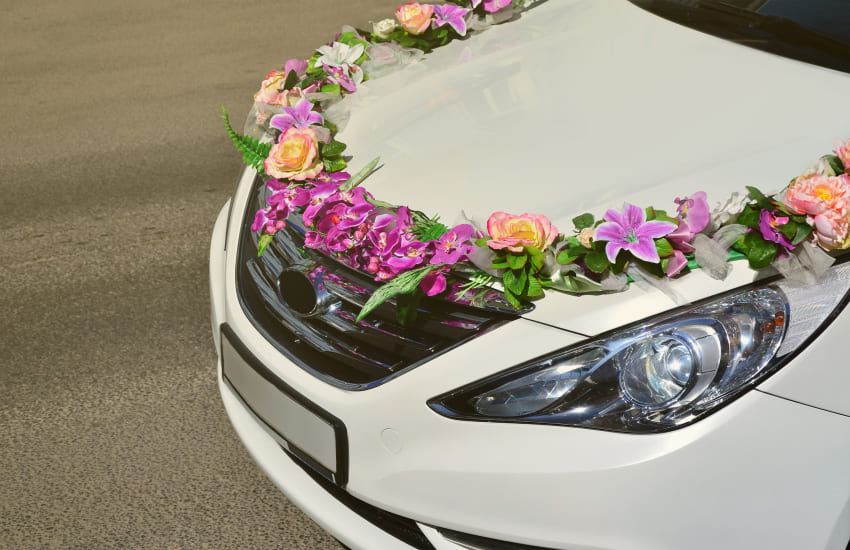свадебная машина, цветы, украшение свадебной машины