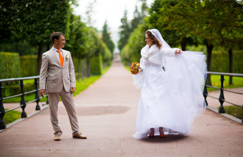 жених и невеста, свадебная прогулка, парк