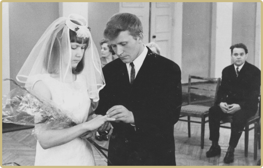 свадьба ссср, загс, жених и невеста, обмен кольцами, черно-белое фото