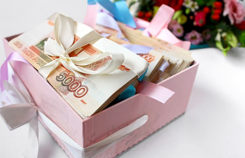 Как оригинально подарить деньги на свадьбу: 30 идей с фото | gkhyarovoe.ru
