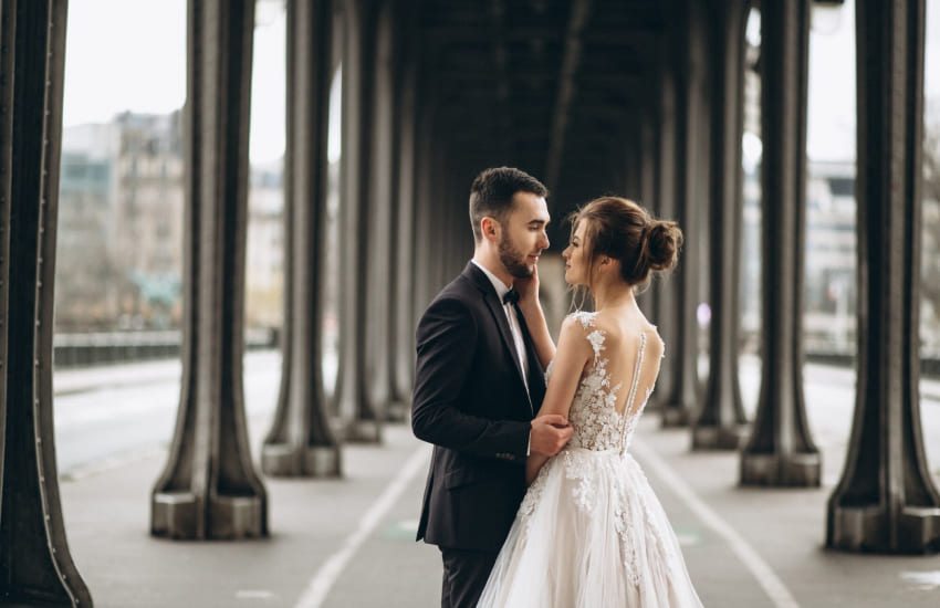 свадьба лофт, жених и невеста, мост