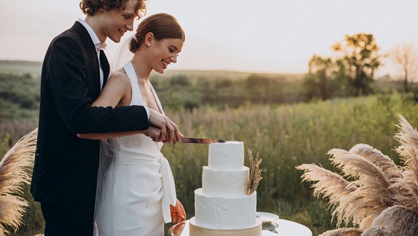 Свадебный торт: идеи, начинки, как рассчитать вес