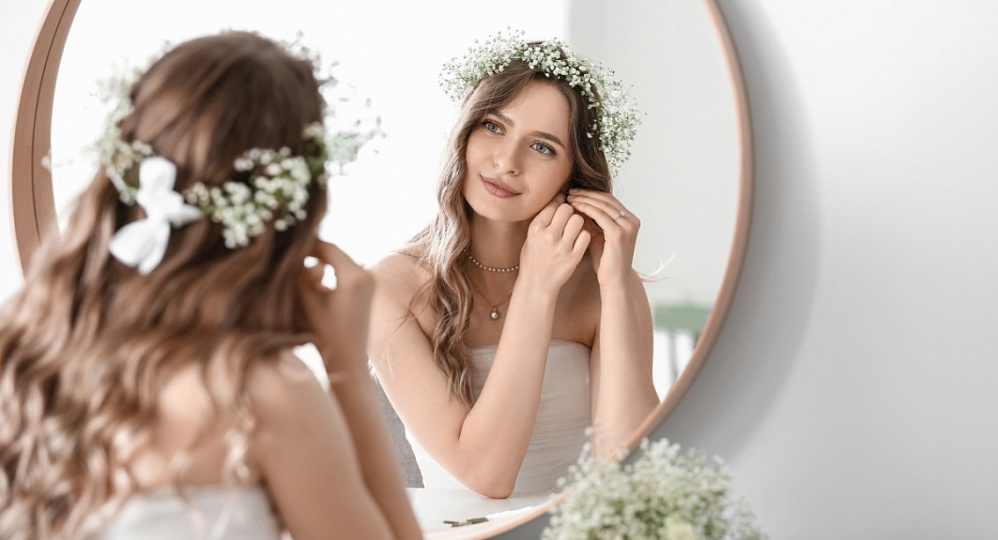 Серьги для невесты: как выбрать по форме лица и прическе