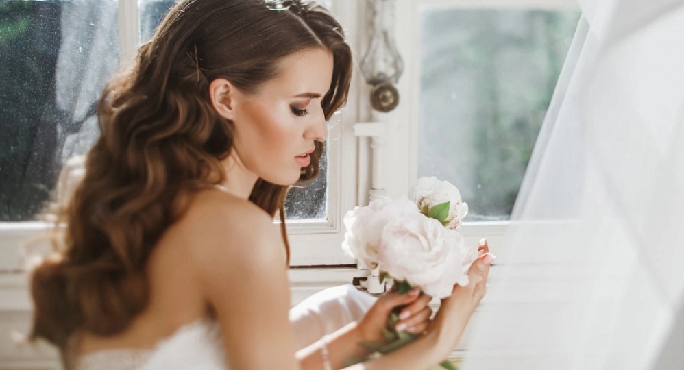 Свадебные прически: 7 модных укладок для невесты