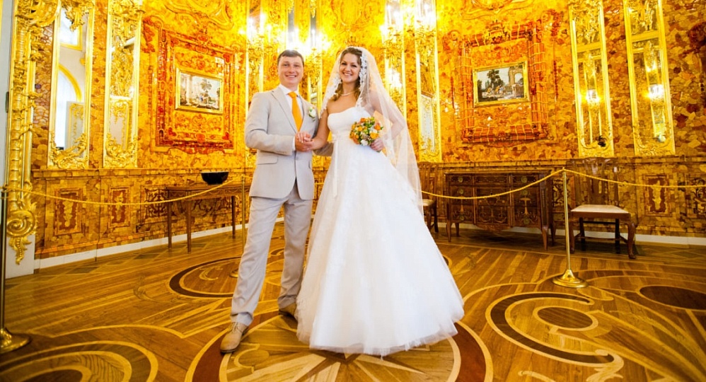 Свадебные истории: необычная «янтарная» свадьба в Пушкине
